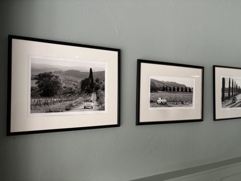 Photographies de la campagne toscane encadrées au mur
